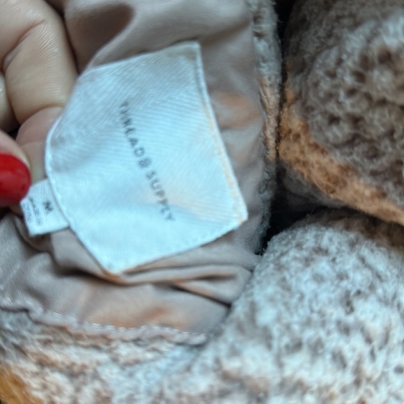 Woman’s Universal Thread 1/4th zip up - Picture 6 of 6